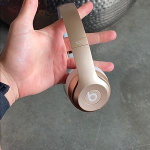 BEATS Solo Wireless Rose Gold Headphones